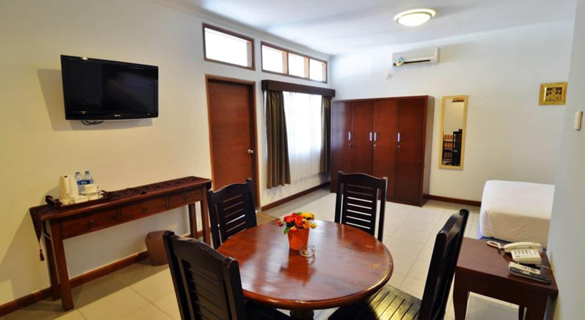 Rosani Hotel Кута Екстериор снимка