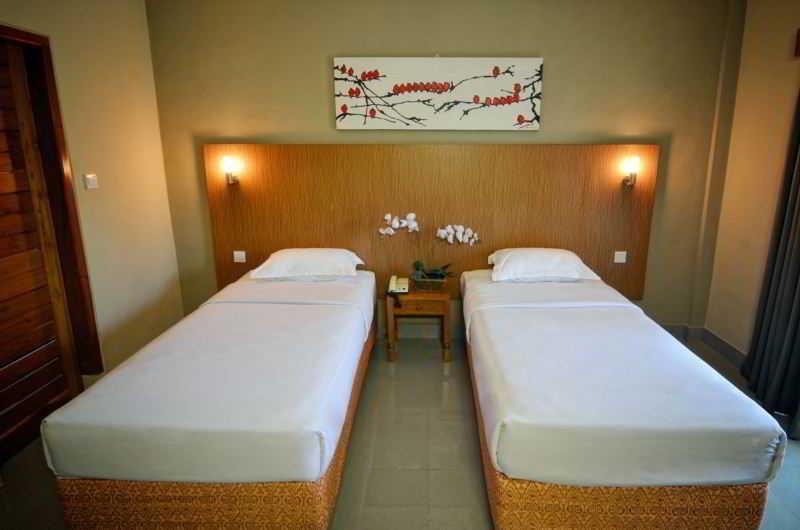 Rosani Hotel Кута Екстериор снимка