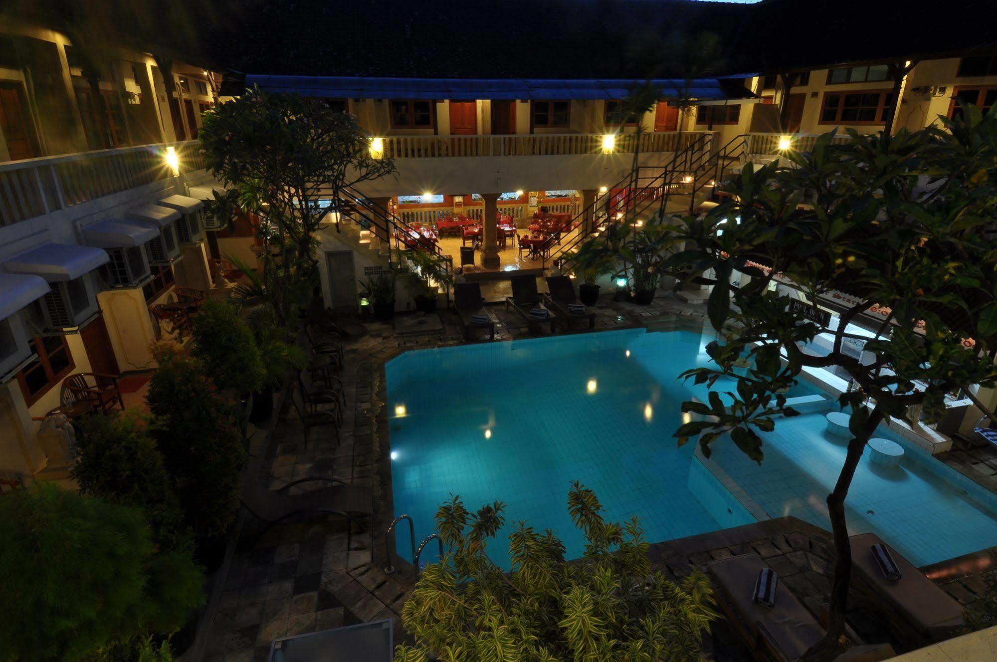 Rosani Hotel Кута Екстериор снимка